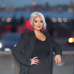 Meet your Posher, Tia